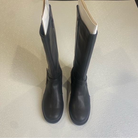 New Kenneth Cole Boots - Picture 6 of 13